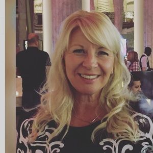 Meet your Posher, Diana